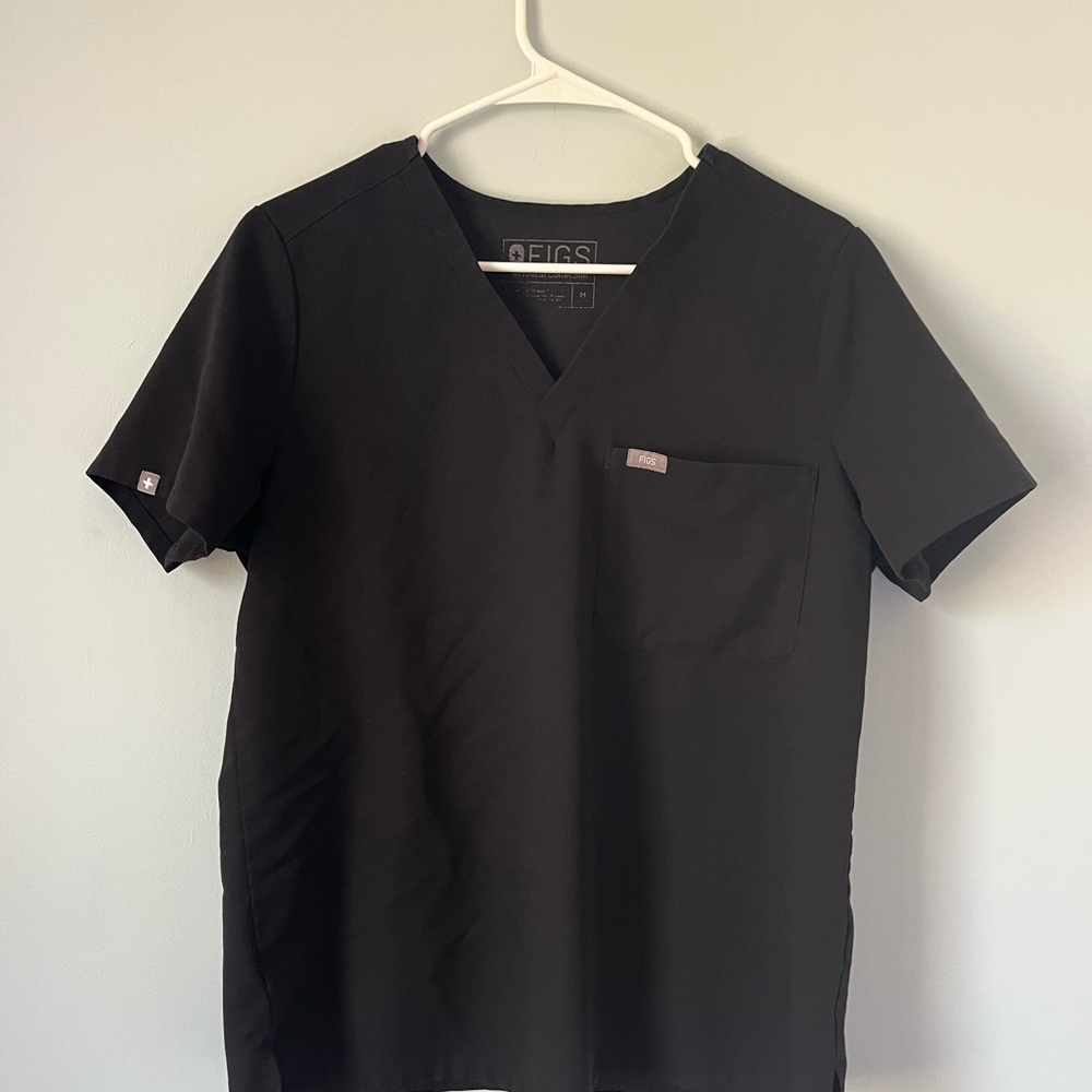 Women’s FIGS Black V-Neck Scrub top size Medium